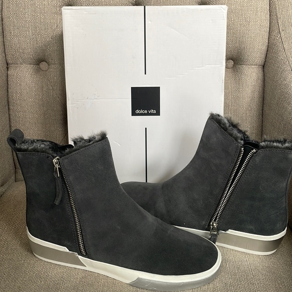 NWT Dolce Vita size 8.5 Zucca anthracite suede boot